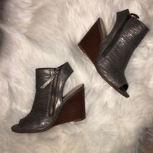 Dollhouse metallic Booties